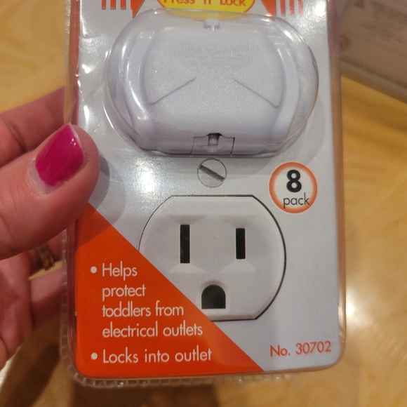 Parents Magazing Child Sagety Delux Press Fit Outless Plugs New - Picture 4 of 6